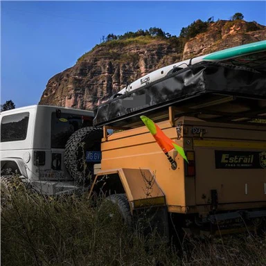 Campeggio in tenda per auto